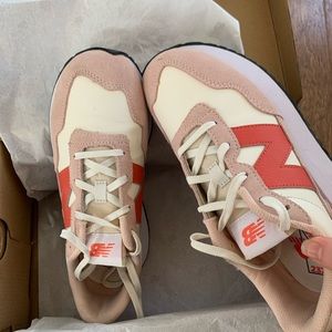 237 Bungee New Balance Shoes